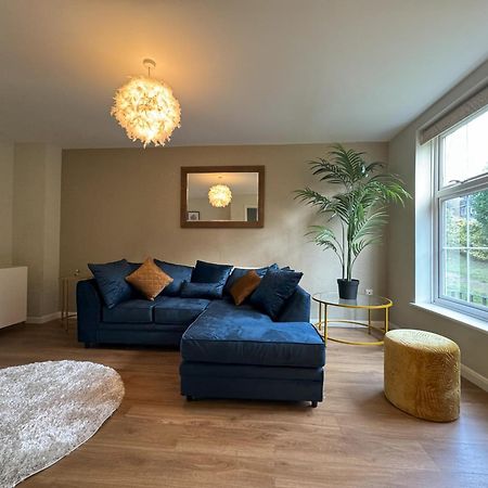 Chieveley Mews By Sarrochic Villa ซันนิงเดล ภายนอก รูปภาพ
